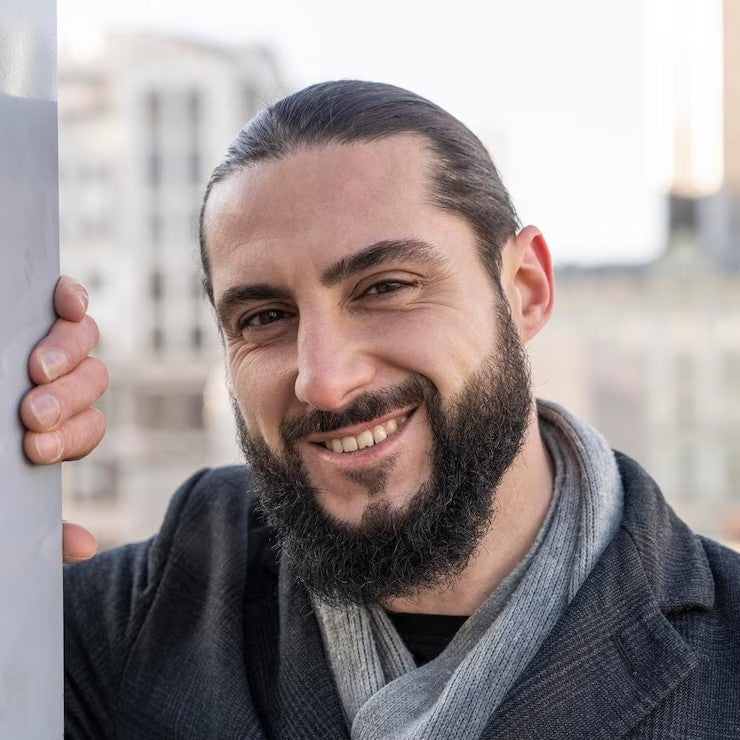 <em><strong>Saúl Deleón</strong></em>